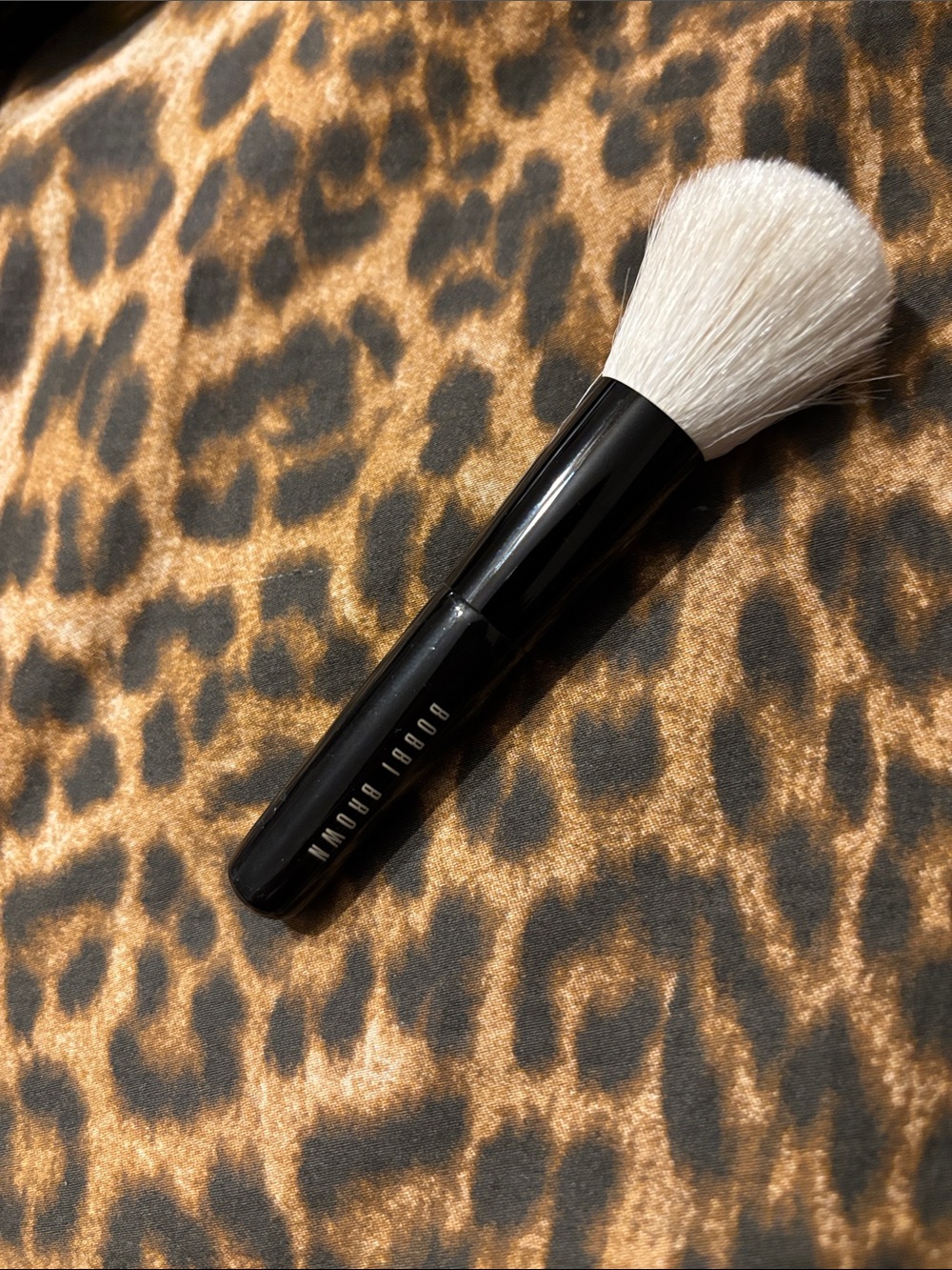 Bobbi Brown Black Handle White Bristle Powder Brush (face blender)